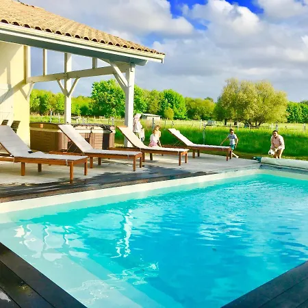 Landaise Piscine Chauffée&jacuzzi Clim Fibre * Sainte-Eulalie-en-Born